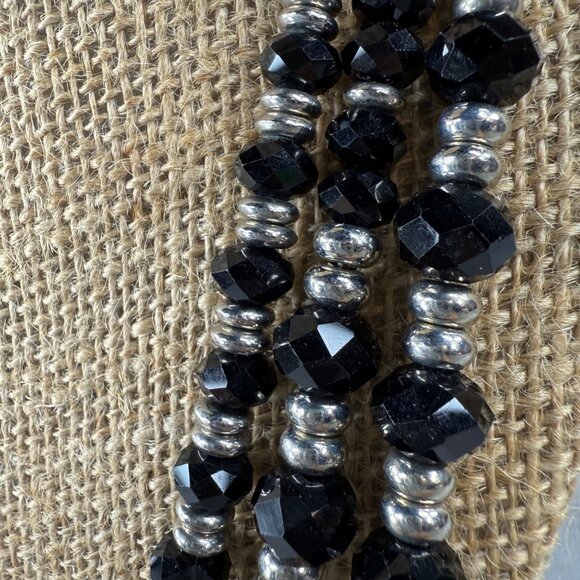Black Faceted Beaded Necklace Three Strand Silver Tone Accents Vintage Classic - Picture 13 of 16